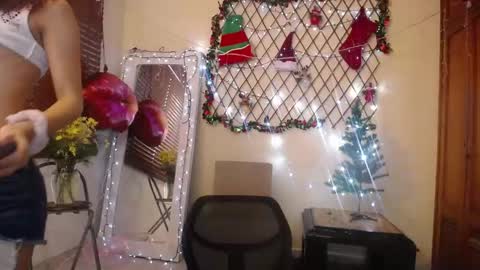 Nicole Santana online show from 24, 11, 2025