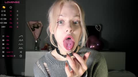 Snapshot of nicole_yo chatting on 11, 12, 2024 Mary online show from 11, 12, 2024