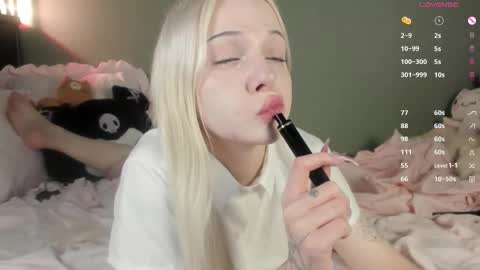 Snapshot of nicole_yo chatting on 23, 9, 2025 Mary online show from 23, 9, 2025