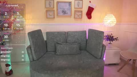 Nicole Crawft online show from 18, 12, 2025