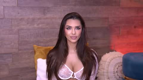 Nicole online show from 6, 11, 2025