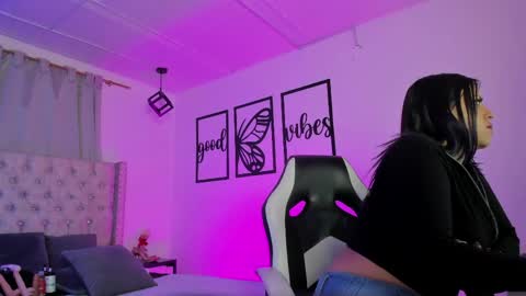 Snapshot of nicolee_millerr chatting on 9, 6, 2026 nicolee millerr online show from 9, 6, 2026