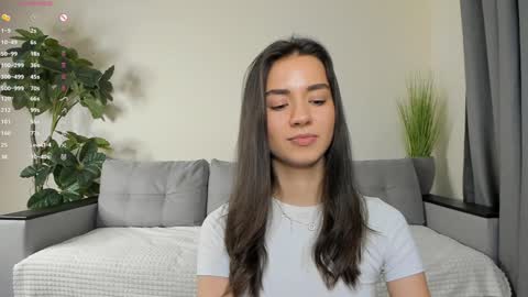 Snapshot of nicoleluuv chatting on 20, 12, 2024 Dua Lipa online show from 20, 12, 2024