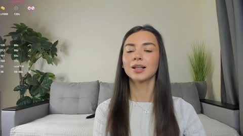 Snapshot of nicoleluuv chatting on 22, 12, 2024 Dua Lipa online show from 22, 12, 2024