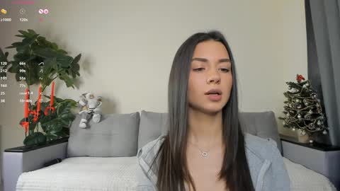 Snapshot of nicoleluuv chatting on 26, 12, 2024 Dua Lipa online show from 26, 12, 2024