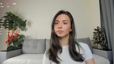 Snapshot of nicoleluuv chatting on 29, 12, 2024 Dua Lipa online show from 29, 12, 2024