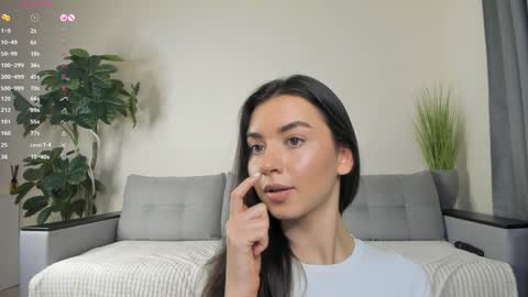 Snapshot of nicoleluuv chatting on 9, 1, 2025 Dua Lipa online show from 9, 1, 2025