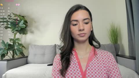 Snapshot of nicoleluuv chatting on 5, 2, 2025 Dua Lipa online show from 5, 2, 2025