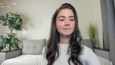 Snapshot of nicoleluuv chatting on 9, 2, 2025 Dua Lipa online show from 9, 2, 2025