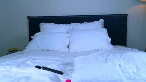 Nicole online show from 28, 10, 2025