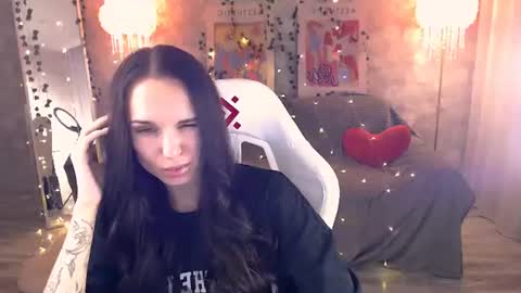 Snapshot of nicolemerz chatting on 10, 6, 2026 Nicole online show from 10, 6, 2026