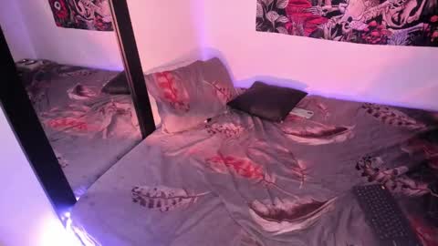 Nicol independent model online show from 15, 1, 2025