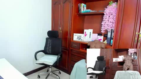 Snapshot of nicolettryan chatting on 20, 10, 2025 Nicolett Ryan online show from 20, 10, 2025