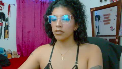 Snapshot of nicoll_williams420 chatting on 4, 12, 2025 Nicoll Williams online show from 4, 12, 2025