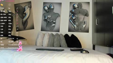 nicolle_hanks1 online show from 5, 12, 2024