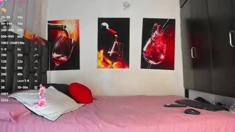 nicolle_hanks1 online show from 24, 4, 2026