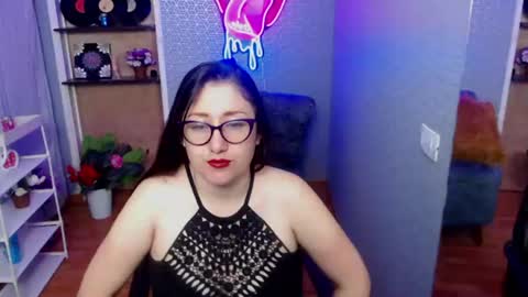 Snapshot of nicolle_silva chatting on 19, 7, 2026 Nicolle online show from 19, 7, 2026