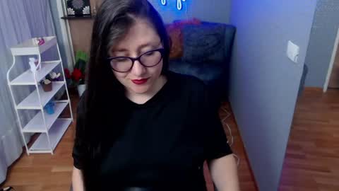 Snapshot of nicolle_silva chatting on 2, 8, 2026 Nicolle online show from 2, 8, 2026