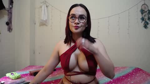 nicolle_sky online show from 21, 2, 2025