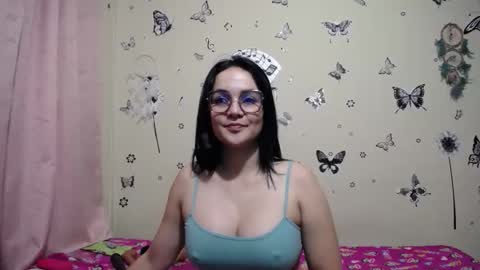 nicolle_sky online show from 4, 2, 2026