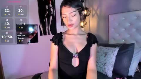 Nicolle online show from 11, 10, 2025