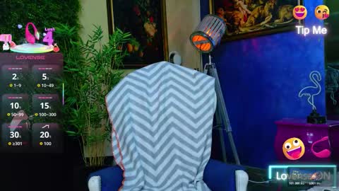 Snapshot of nicollepalmer chatting on 5, 11, 2025 Nicolle online show from 5, 11, 2025