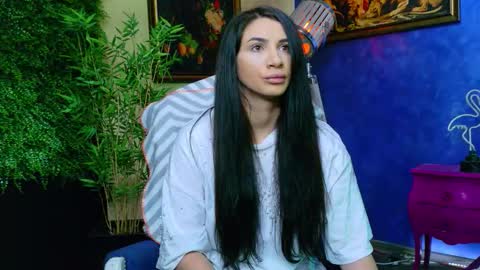 Snapshot of nicollepalmer chatting on 6, 11, 2025 Nicolle online show from 6, 11, 2025