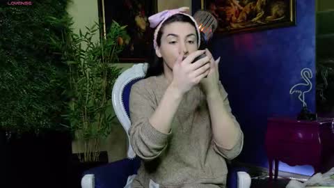 Snapshot of nicollepalmer chatting on 22, 11, 2025 Nicolle online show from 22, 11, 2025