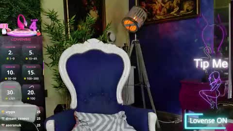 Snapshot of nicollepalmer chatting on 25, 11, 2025 Nicolle online show from 25, 11, 2025