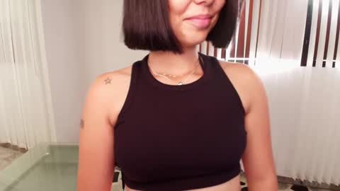 Snapshot of nicolross_ chatting on 11, 1, 2025 NicolRoss online show from 11, 1, 2025