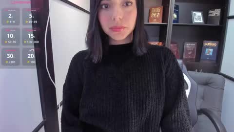 Snapshot of nicolross_ chatting on 14, 10, 2025 NicolRoss online show from 14, 10, 2025