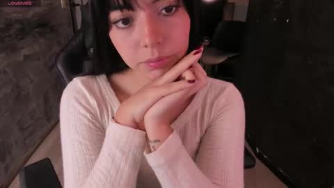 Snapshot of nicolross_ chatting on 18, 11, 2025 NicolRoss online show from 18, 11, 2025