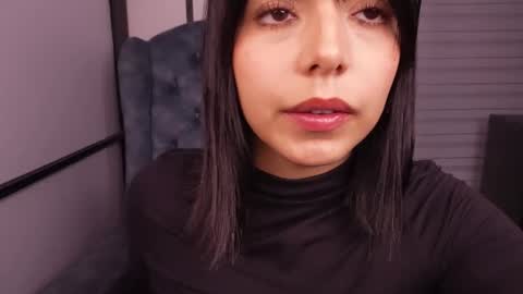 Snapshot of nicolross_ chatting on 23, 11, 2025 NicolRoss online show from 23, 11, 2025