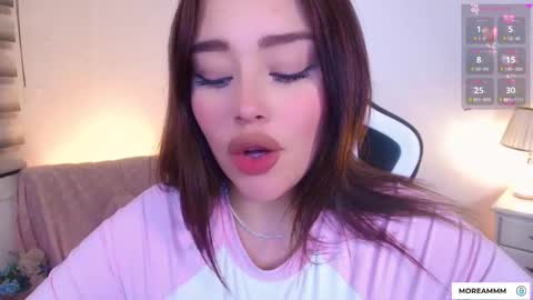 Snapshot of nicolthompsonn chatting on 21, 11, 2025 Nicol online show from 21, 11, 2025