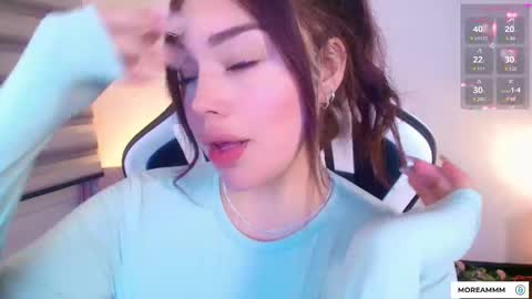 Snapshot of nicolthompsonn chatting on 2, 12, 2025 Nicol online show from 2, 12, 2025