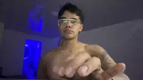 nicvelez22 online show from 7, 4, 2026