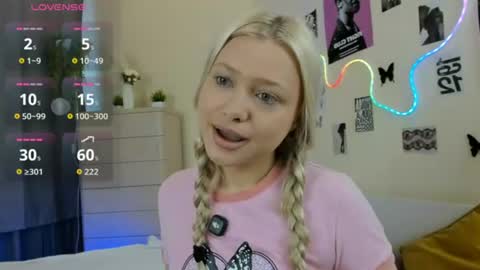 Snapshot of night_shard chatting on 12, 7, 2026 Hannah help me get 50 thumbs up online show from 12, 7, 2026