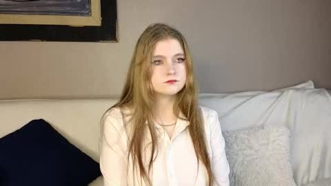 Snapshot of nightsaffron chatting on 27, 11, 2025 Azalea online show from 27, 11, 2025