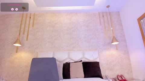 NiiaMoore online show from 17, 1, 2025