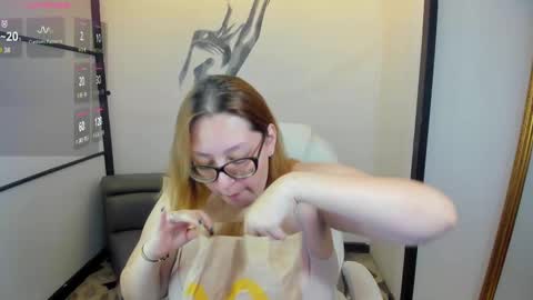 Anni online show from 25, 2, 2025