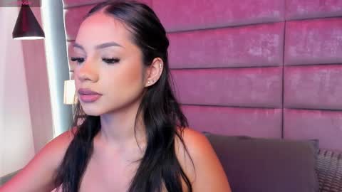 Snapshot of niicole_taylor chatting on 13, 4, 2026 Nicole online show from 13, 4, 2026