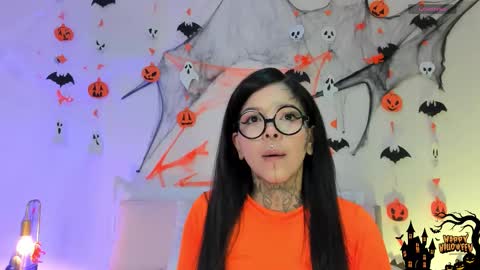 Snapshot of niinaink chatting on 28, 10, 2025 NINAINK online show from 28, 10, 2025