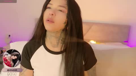 Snapshot of niinaink chatting on 20, 11, 2025 NINAINK online show from 20, 11, 2025