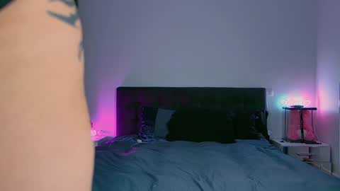 Niinarosee online show from 7, 12, 2024