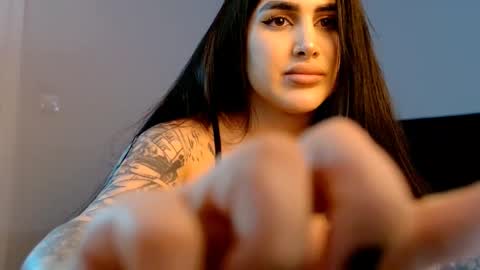 Niinarosee online show from 6, 3, 2026