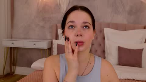 Snapshot of nikaflowers chatting on 1, 10, 2025 Nika online show from 1, 10, 2025