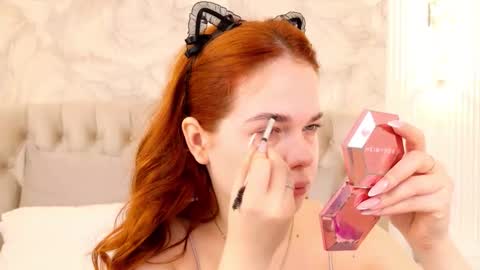 Snapshot of nikaflowers chatting on 11, 11, 2025 Nika online show from 11, 11, 2025