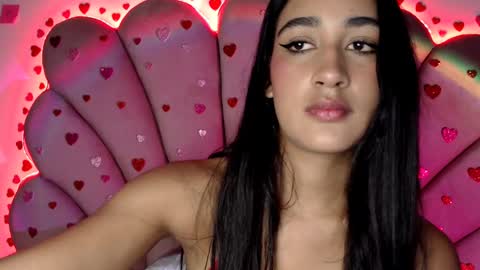 Snapshot of nikibrice chatting on 14, 2, 2025 online show from 14, 2, 2025