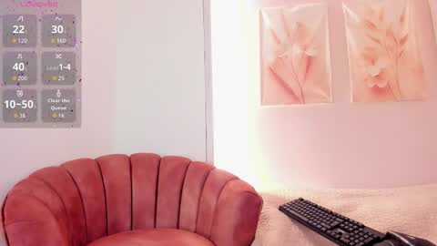 Snapshot of nikibrice chatting on 8, 9, 2025 online show from 8, 9, 2025