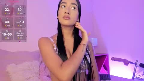 Snapshot of nikibrice chatting on 11, 11, 2025 online show from 11, 11, 2025